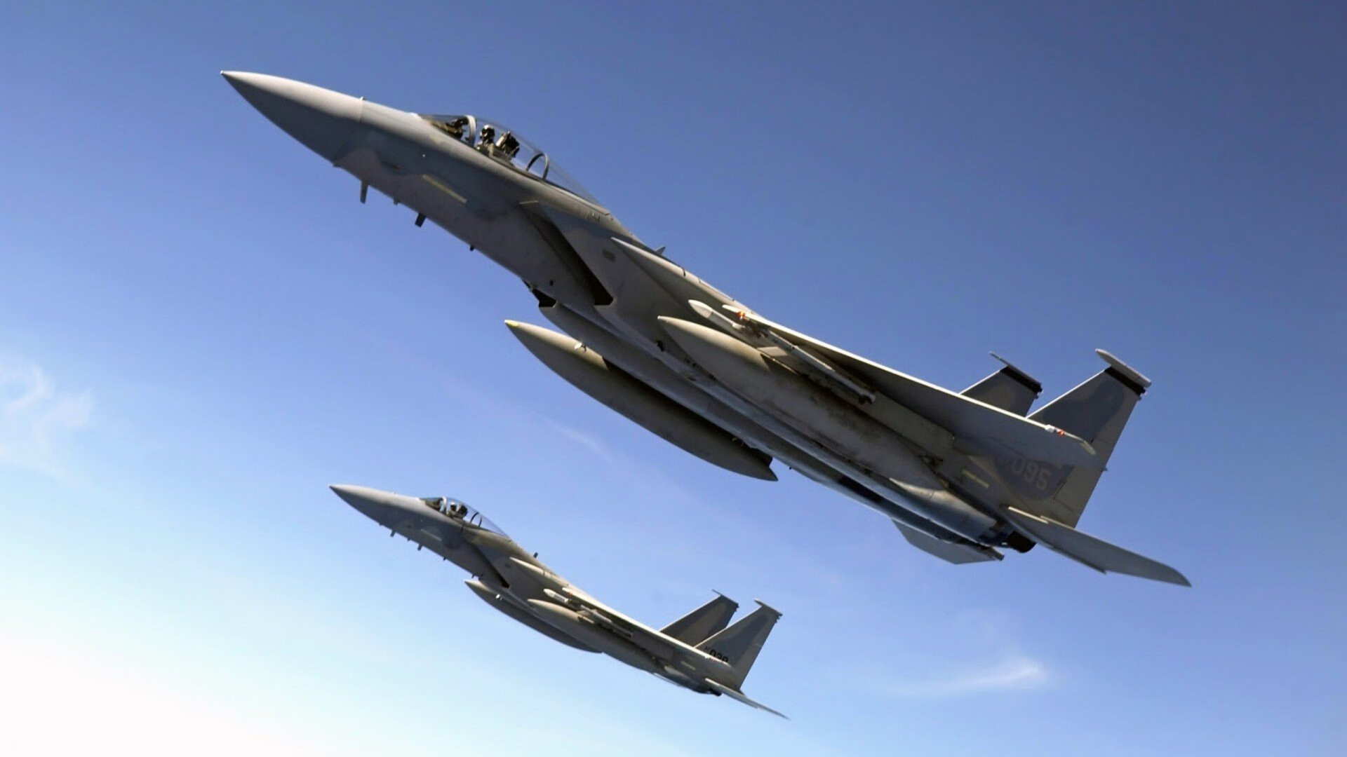 田径场新增风向提示标识助力发挥，田径项目测定风速的项目是