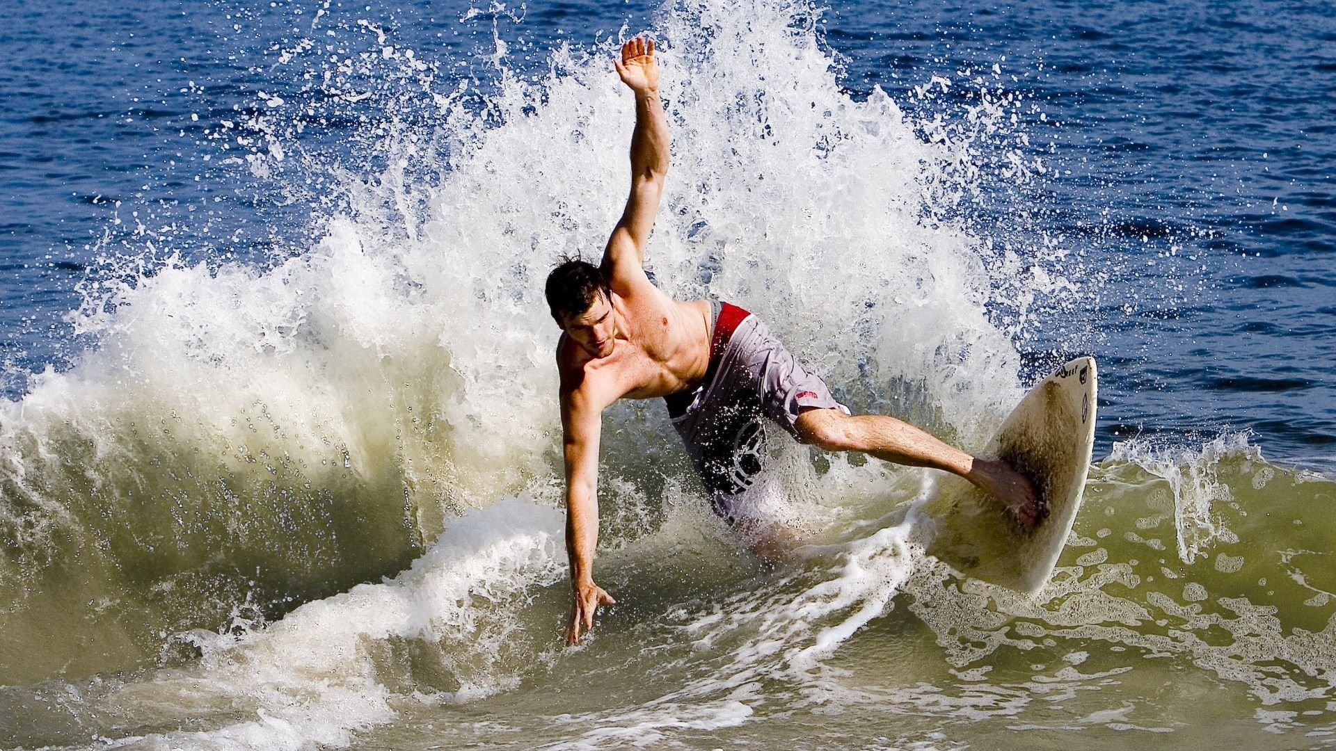 陈佳佩拉卡尼同组较量蝶泳决赛