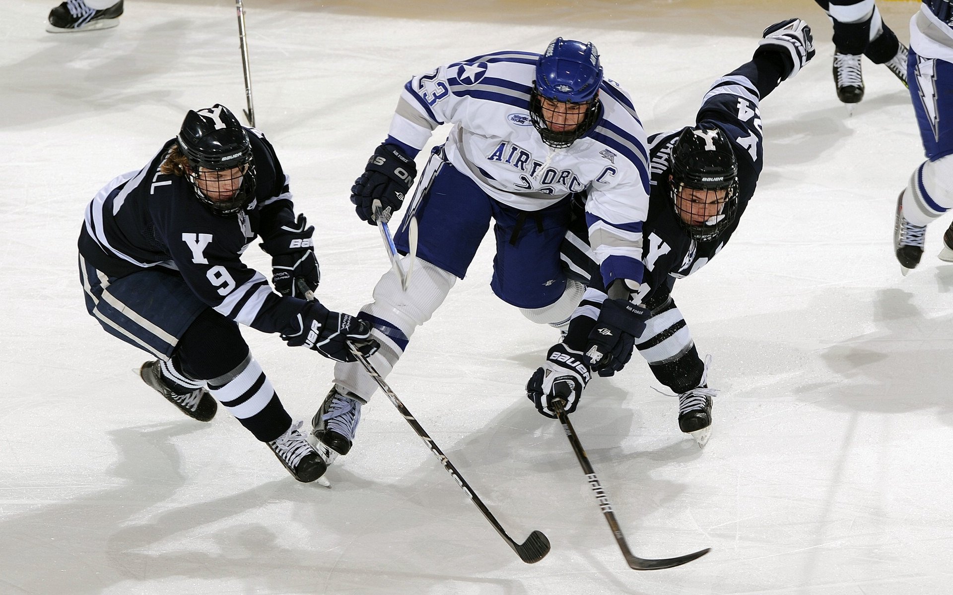 青训过程缺乏核心球员角色轮替机制，青训球员标准